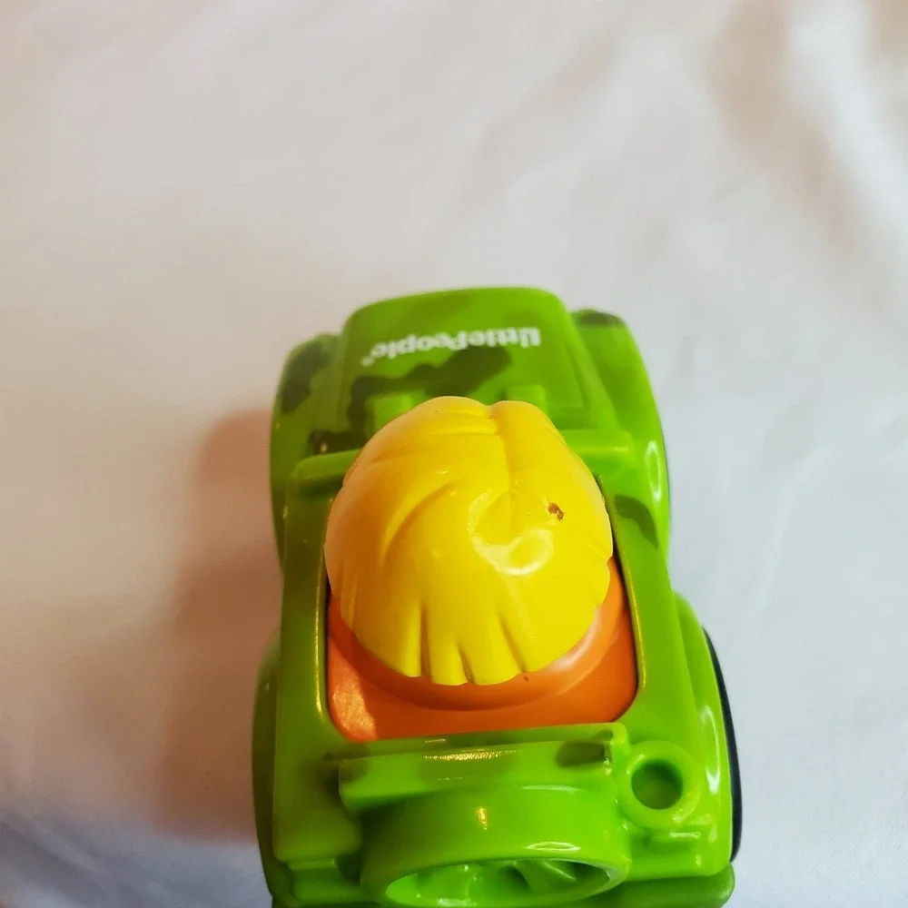 Fisher Price Little People Wheelies‎ Eddie In Camoflauge Jeep Vehicle Safari